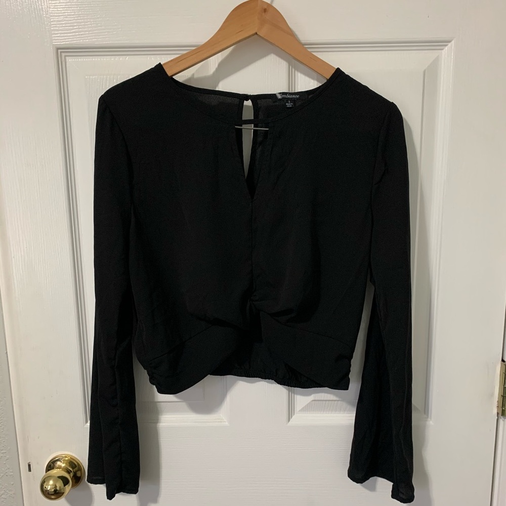 Black long sleeve crop top
